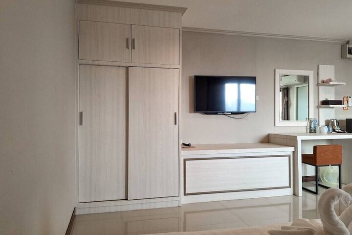 Room 104 of 174