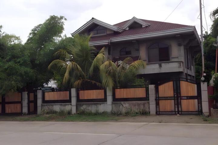 Photo of RedDoorz Hostel at Madrias Pension House Isabela