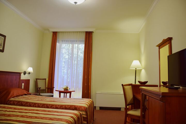 Room 14 of 42