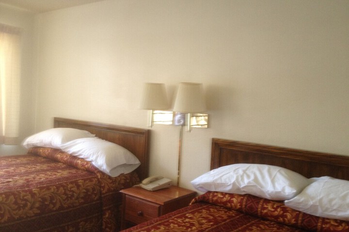 Room 5 of 32