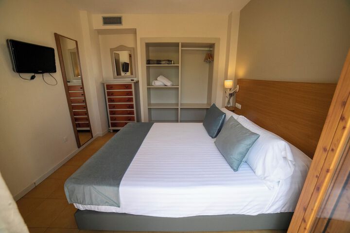 Room 14 of 78