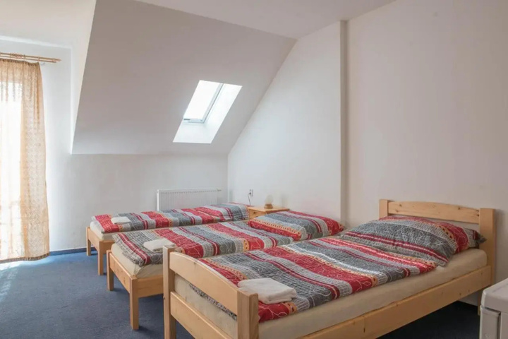 Room 5 of 32
