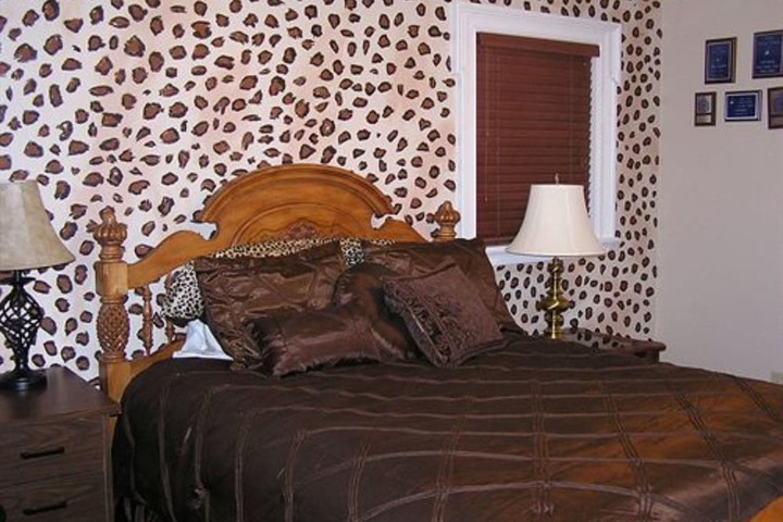 Room 2 of 28