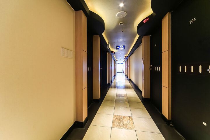 Hotel Interior 9 of 107