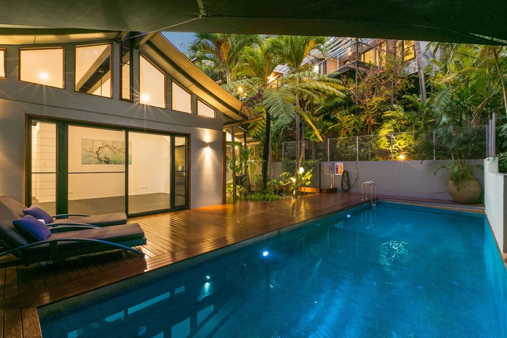 Pool 14 of 17