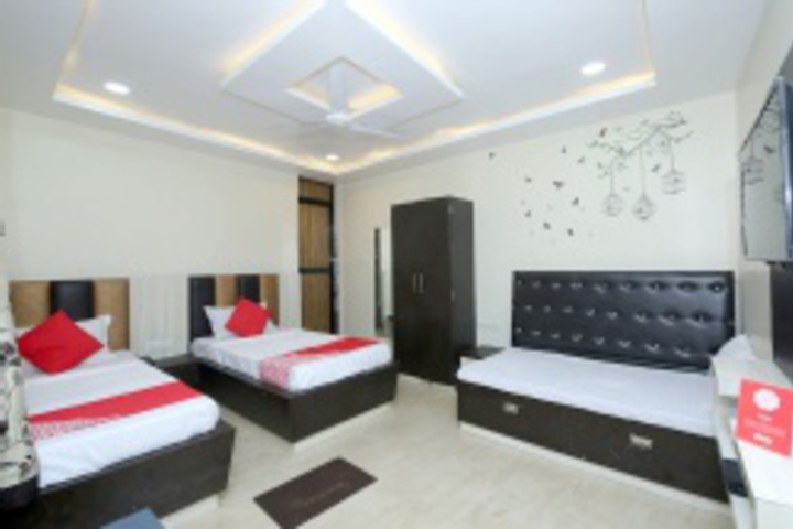 Room 126 of 407