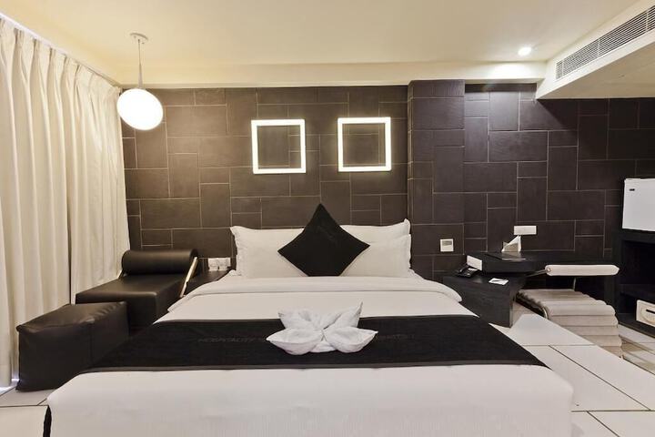 Room 30 of 60