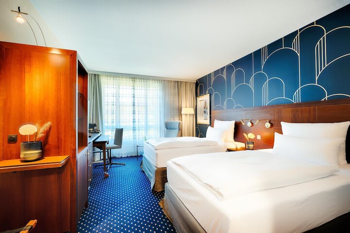 Room 35 of 116