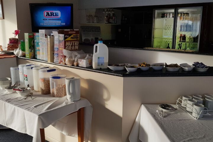 Breakfast/Coffee Service 33 of 44