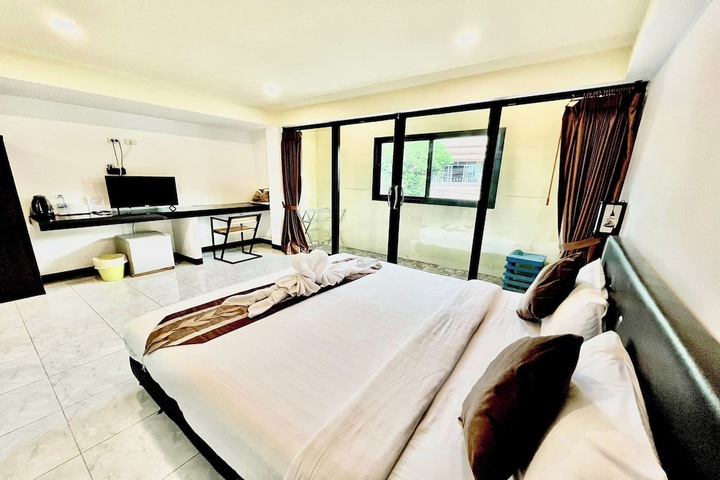 Room 13 of 72