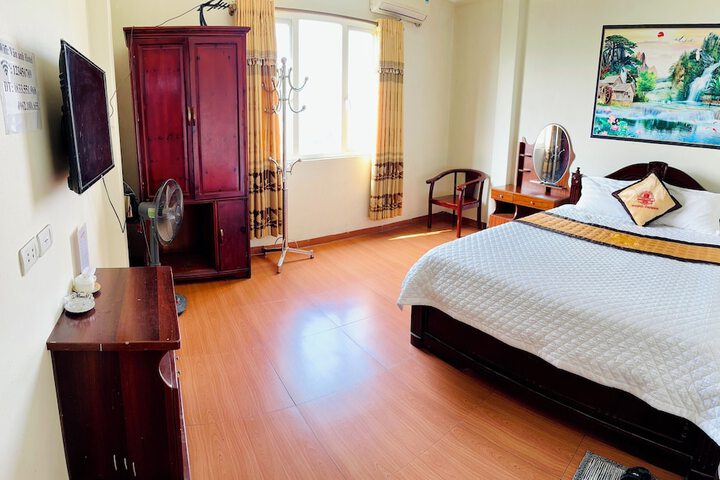 Room 25 of 42