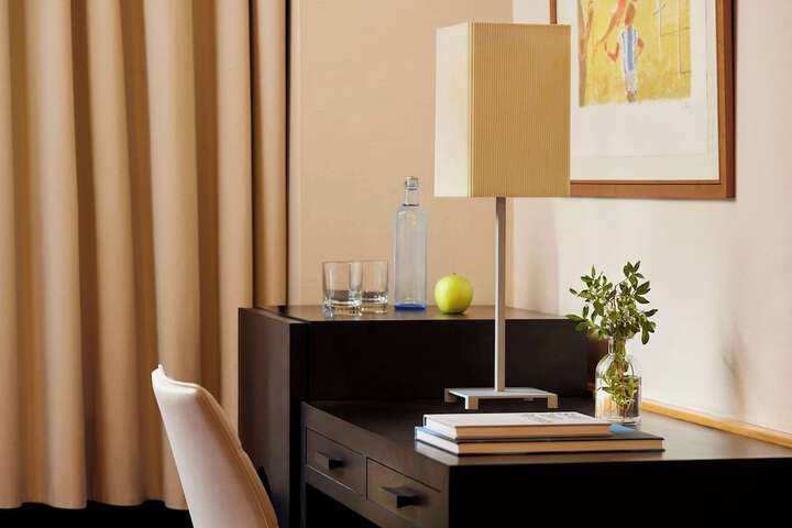 Room 7 of 33