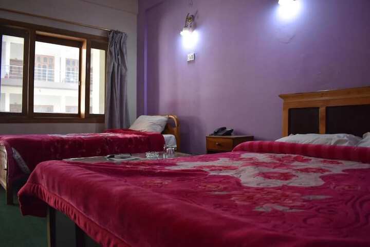 Room 11 of 14