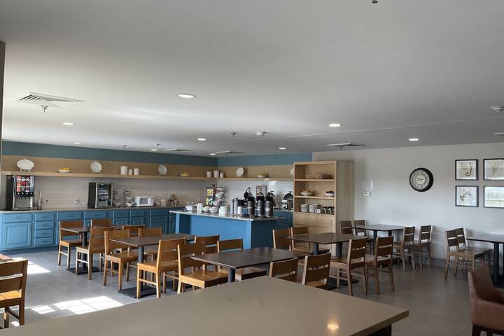 Breakfast/Coffee Service 60 of 72