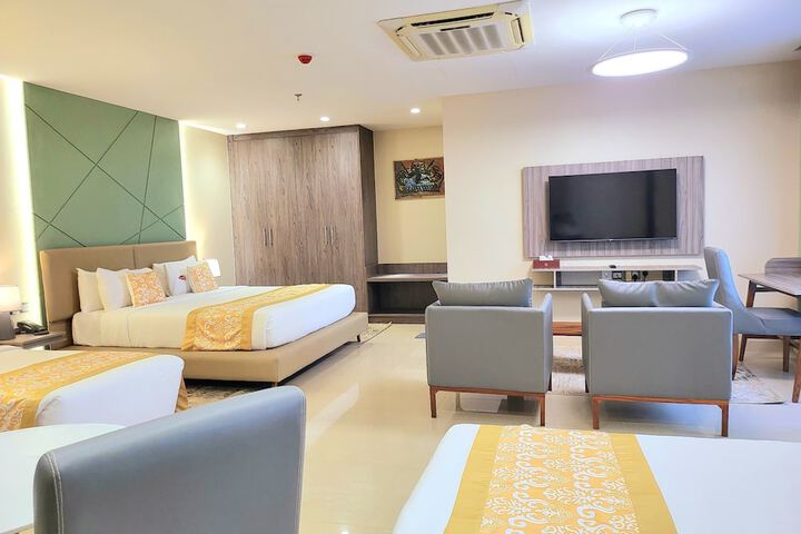 Room 6 of 24