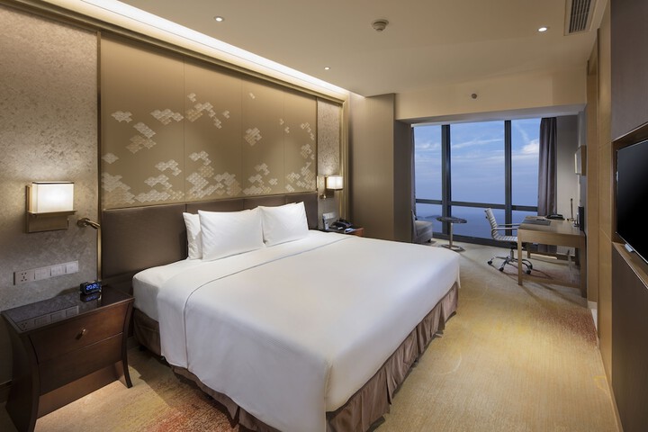 Room 33 of 96
