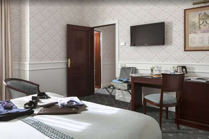 Room 9 of 55