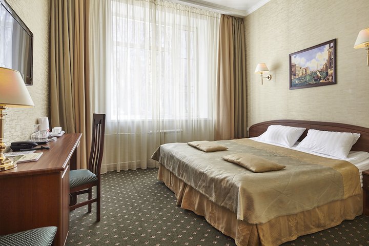 Room 25 of 47