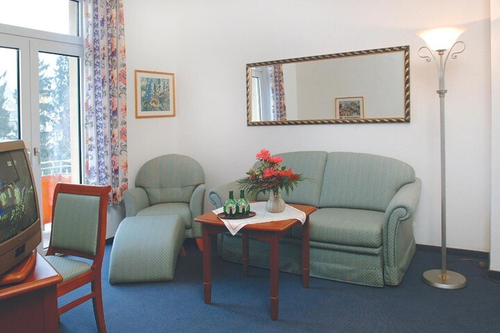 Room 16 of 33