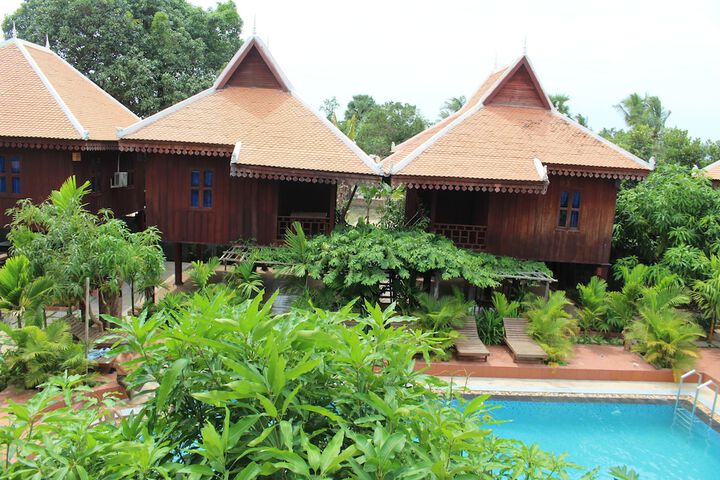 Hotel Pool