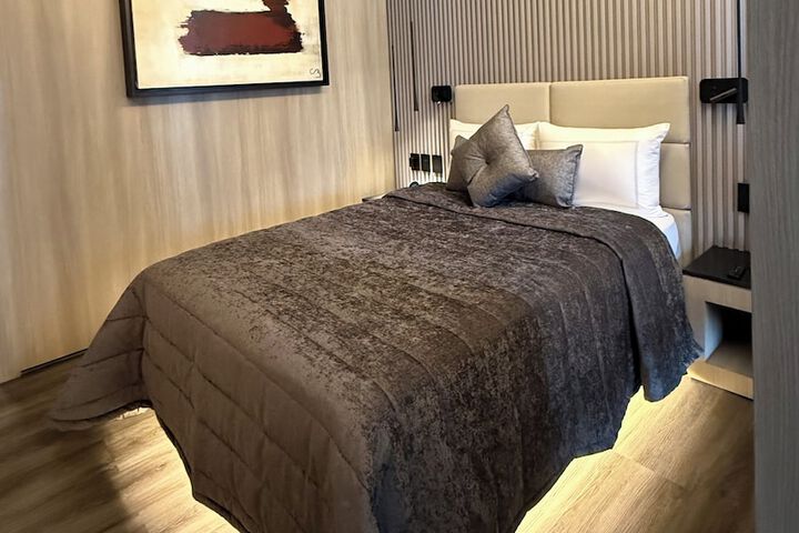 Room 35 of 64