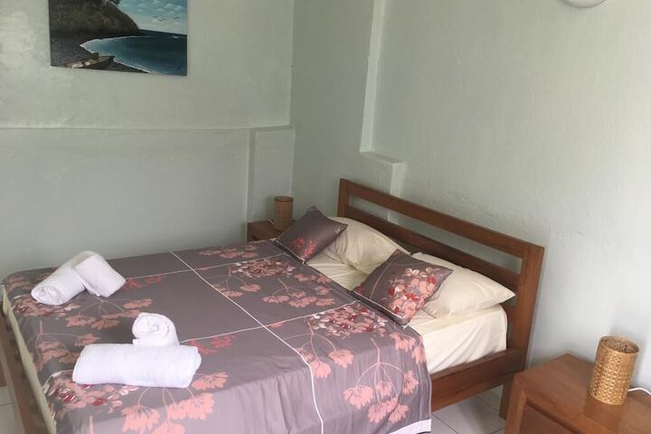 Room 4 of 13