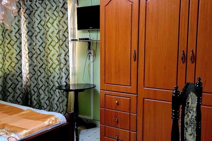 Room 7 of 63