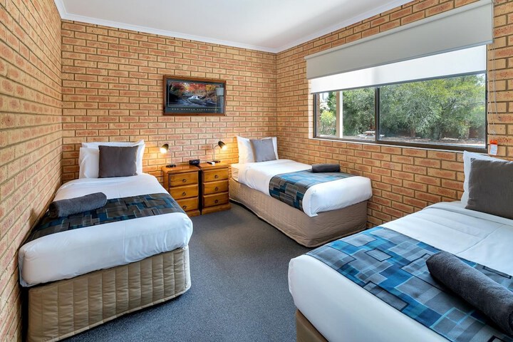 Room 13 of 35