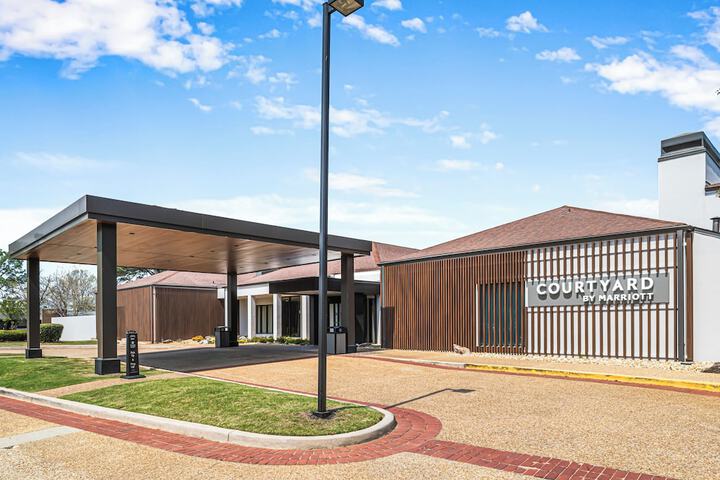 Hotel Entry