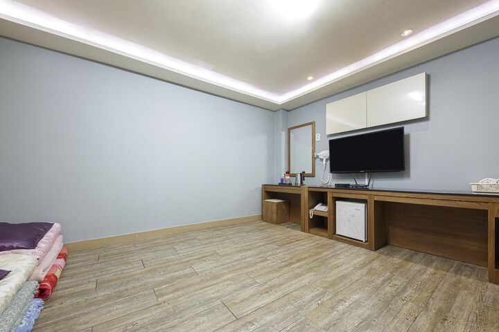 Room 14 of 52