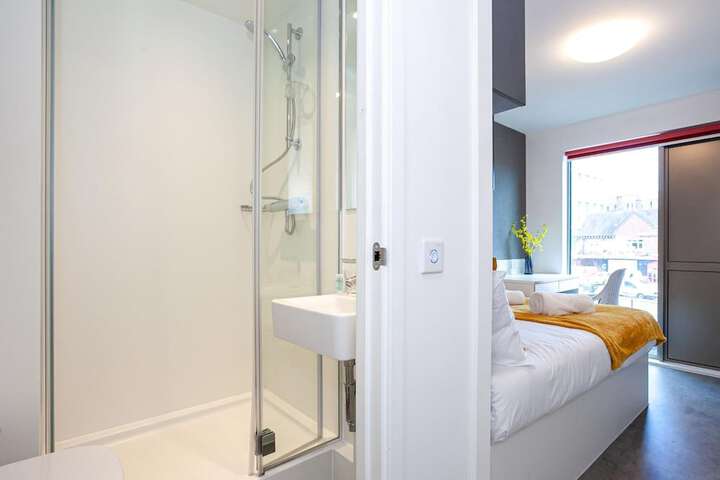 Room 4 of 36