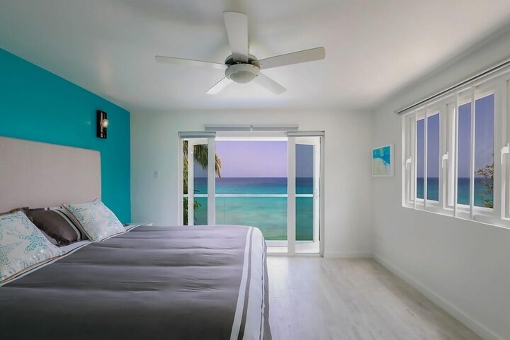 Room 6 of 17