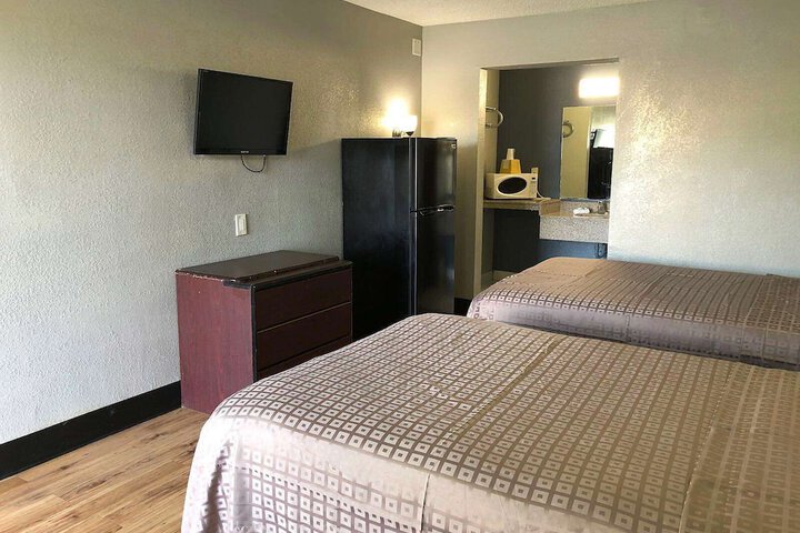 Classic 2 Double Beds (1 of 5)