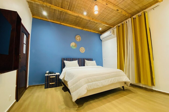 Room 15 of 27