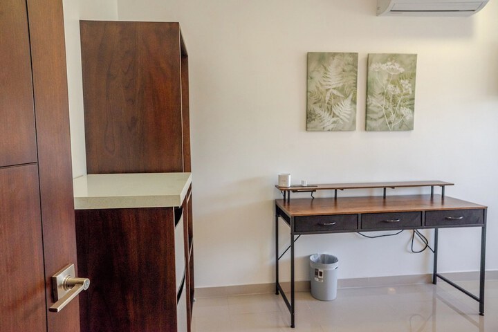 Room 28 of 67