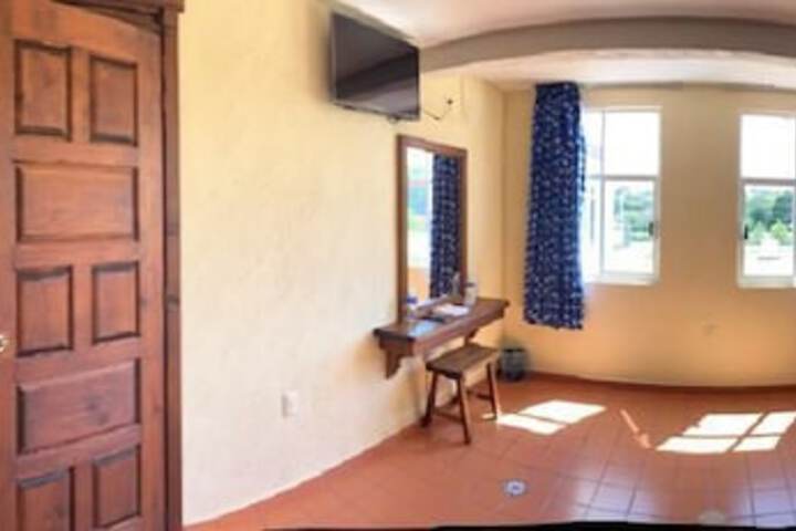 Room 12 of 25