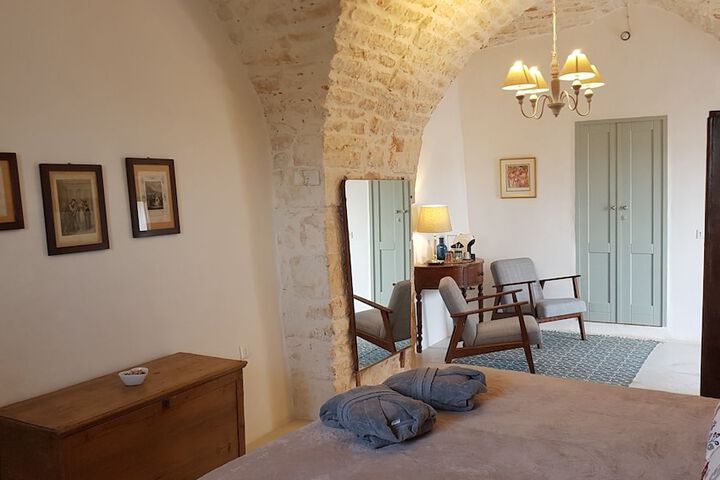 Room 6 of 7