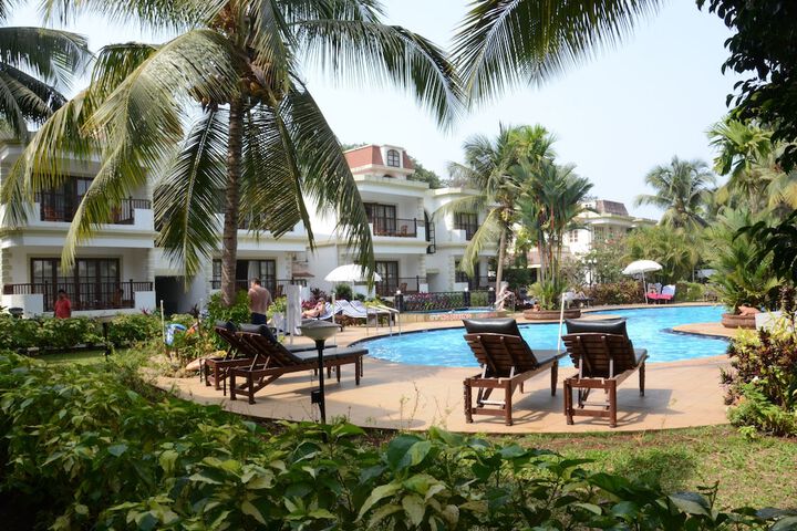 Hotel with Pool