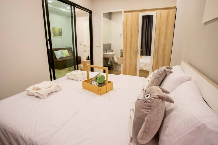 Room 9 of 34