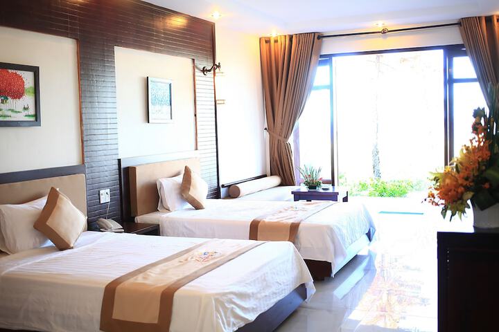 Room 3 of 25