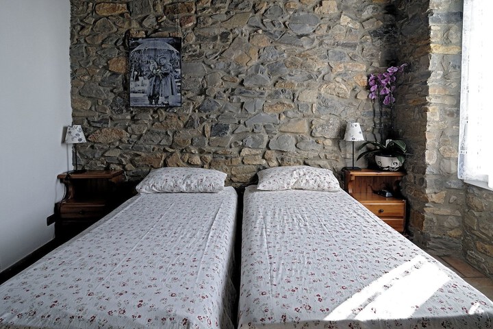 Room 2 of 26