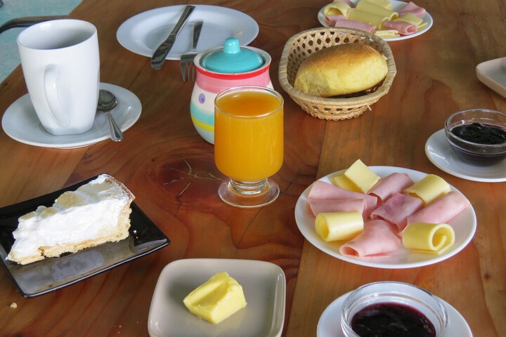 Breakfast/Coffee Service 17 of 40