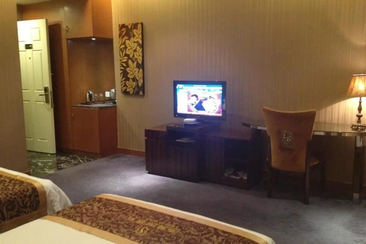 Room 5 of 11