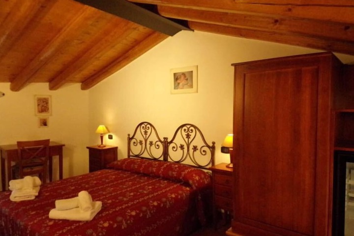 Room 5 of 22