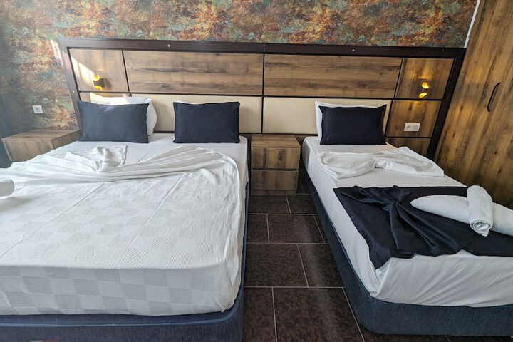 Room 12 of 20