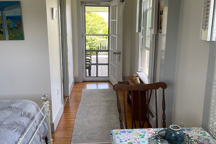 Room 10 of 65