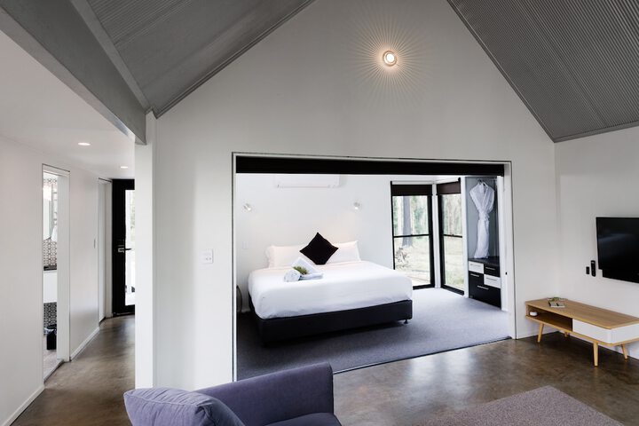 Room 4 of 84