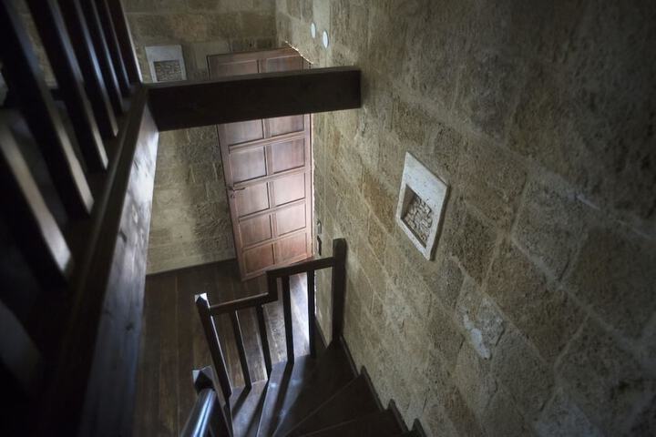Room 14 of 33