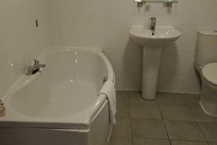 Room 21 of 27