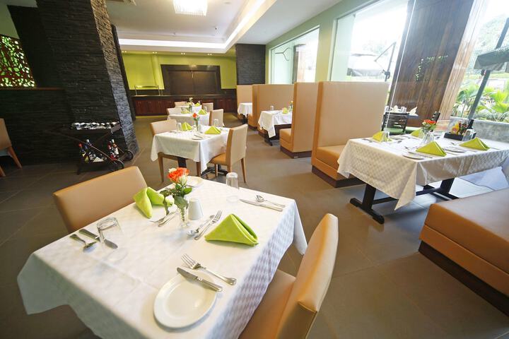 Dining 58 of 74